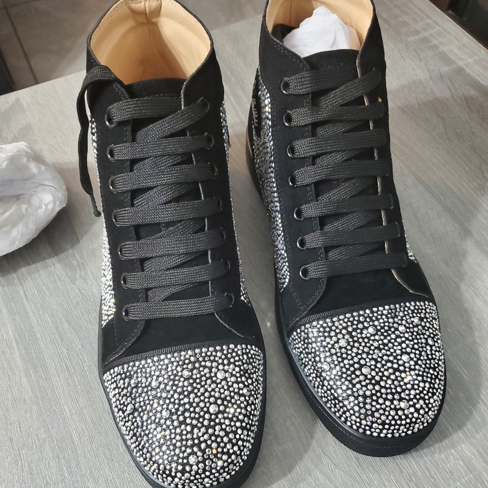 Shoes size 42